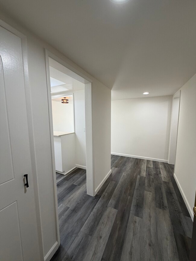 Building Photo - Villa Palms Apartments