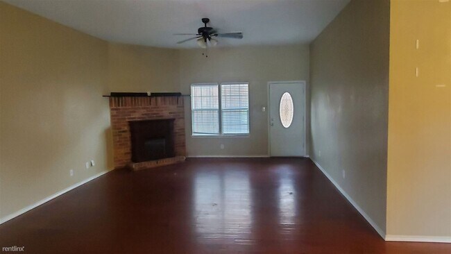 Foto del edificio - 4 br, 3 bath House - 4813 Kelso Lane