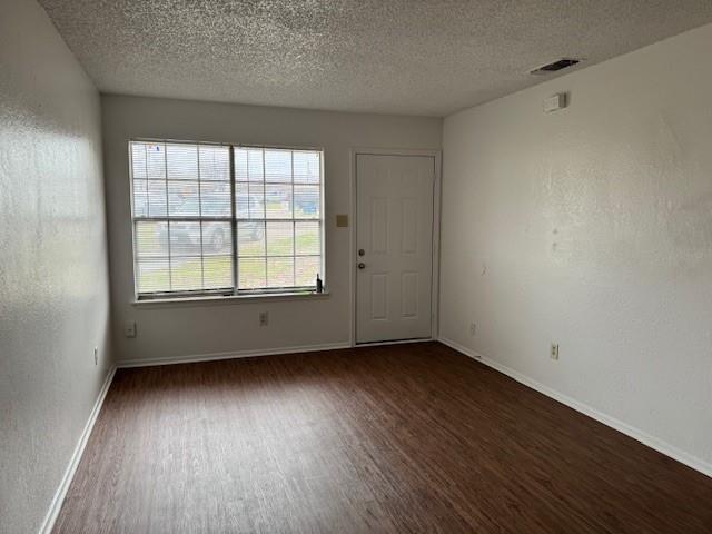 Building Photo - 216 Pine Meadow Dr