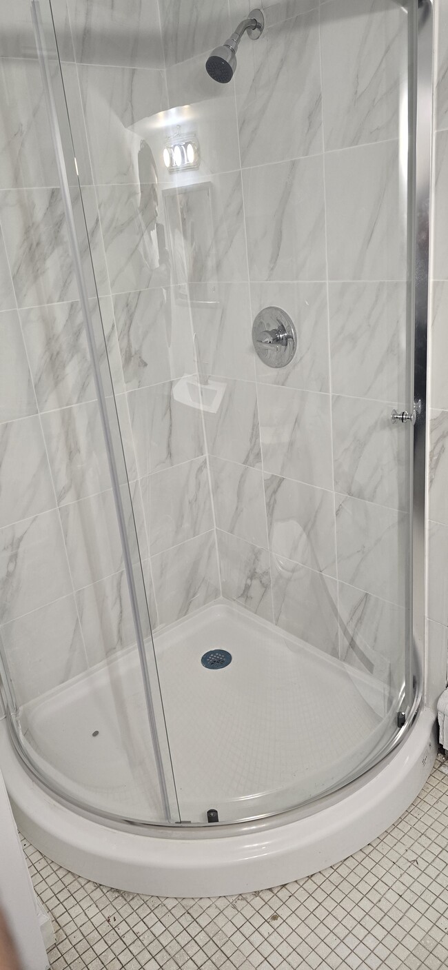 Baño - 68 Hendrickson Ave