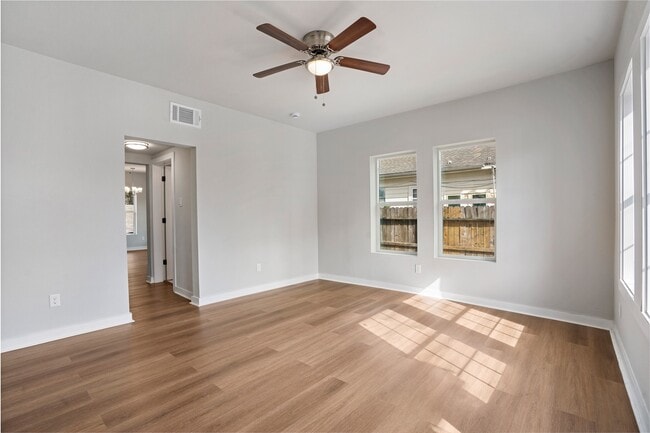 Foto del edificio - 1115 Hogan St