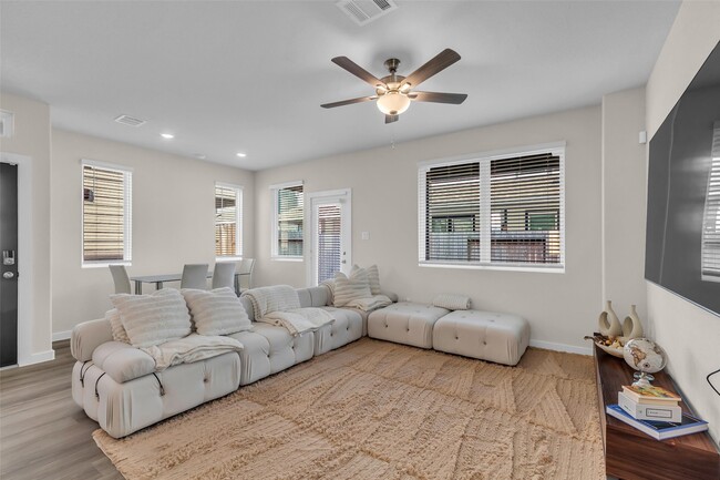 Foto del edificio - 3109 Boulder Rnch Dr