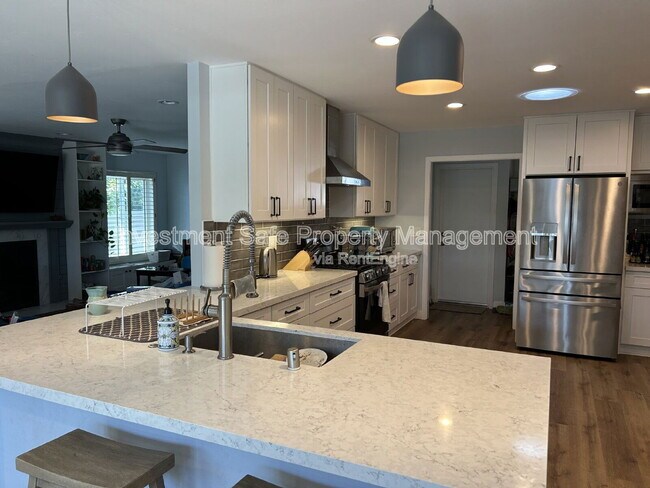 Foto del edificio - 6051 Bounty St