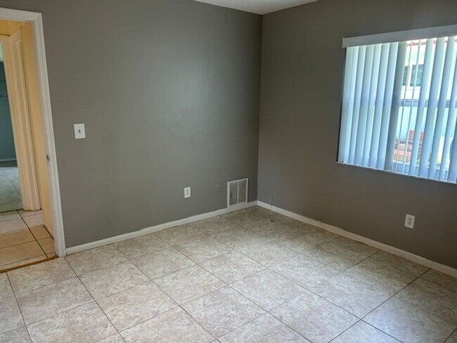 Foto del edificio - 3/2 available now! Welcome home!