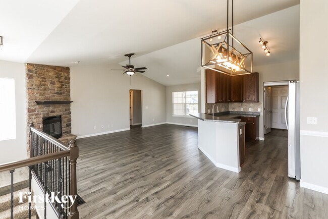 Foto del edificio - 112 Creek Hollow Way