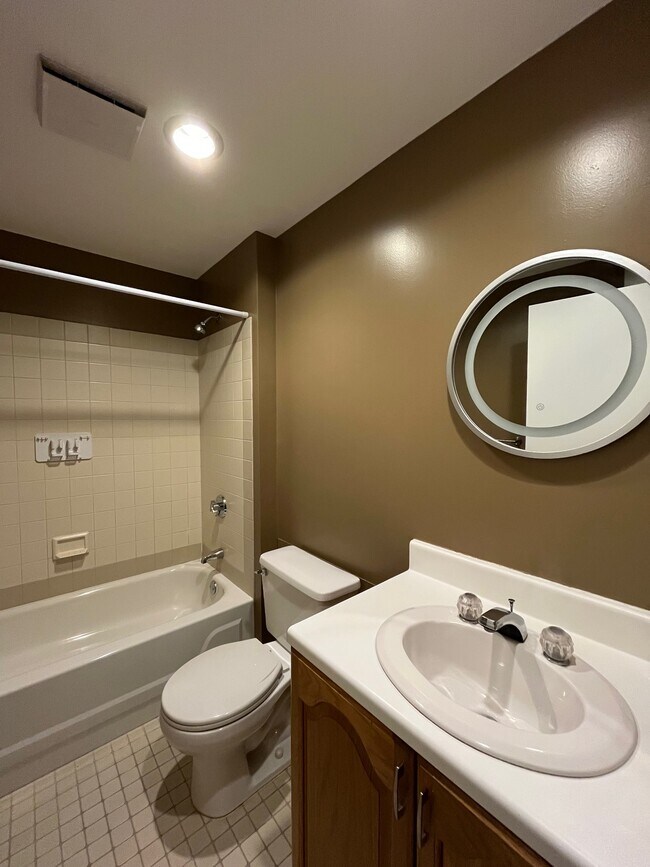 Foto del edificio - 750 Davol St