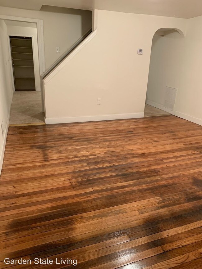 Building Photo - 3 br, 1 bath House - 259 S 18th St
