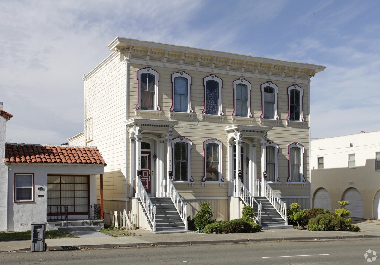 Primary Photo - 1213-1215 Sacramento St