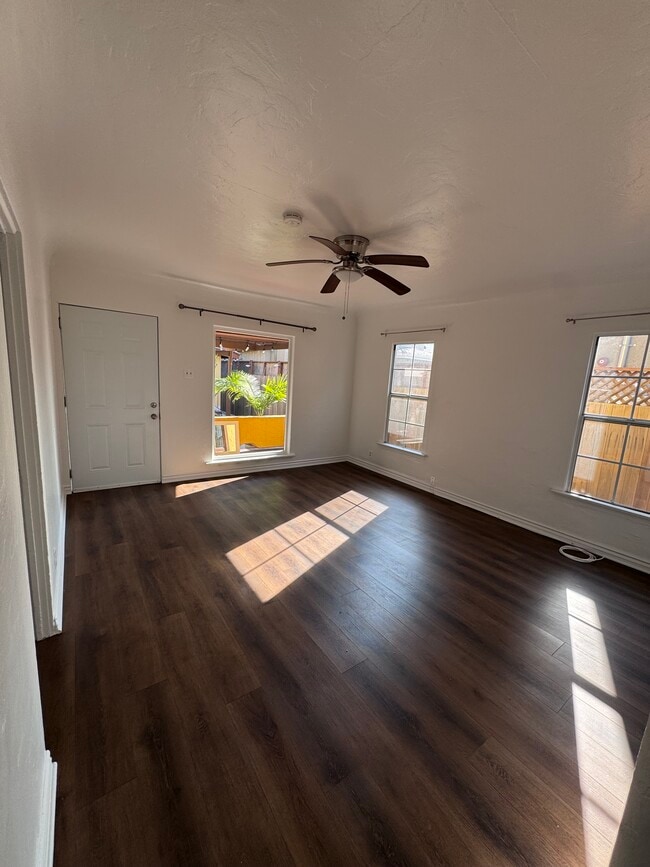 Foto del edificio - 3349 Brayton Ave