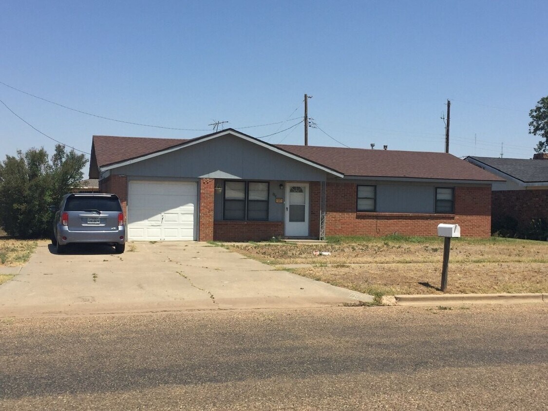 1316 W 32nd St, Plainview, TX 79072 House Rental in Plainview, TX