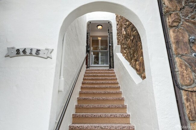 Foto del edificio - 2415 Alemany Blvd
