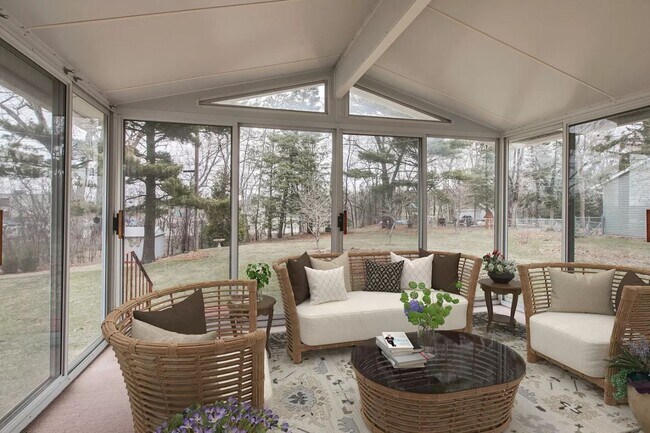 Porch - 1049 Island Lake Ave