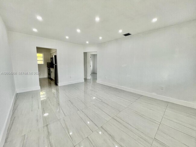 Foto del edificio - 917 NW 103rd St