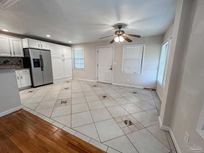 Building Photo - 207 Berry Rd