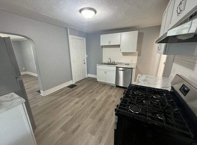 Foto del edificio - New Remodeled Rental READY NOW!