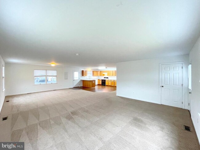 Building Photo - 44994 Serenity Farm Ln