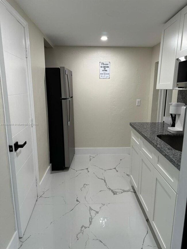 Foto del edificio - 7711 SW 19th St