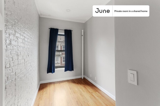 Building Photo - Room in Shared 4 bed/1 bath home