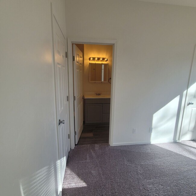 Foto del edificio - 8321 Florentine Rd
