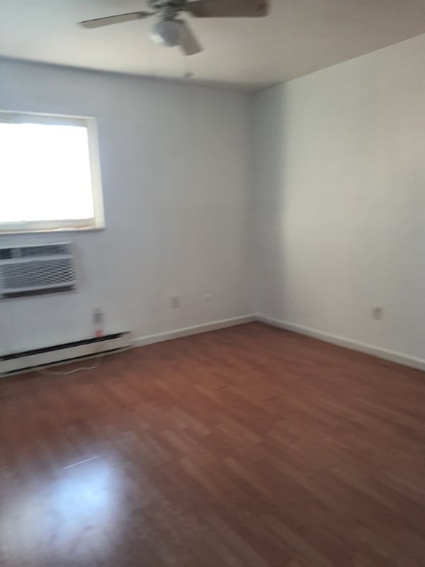 Foto del edificio - 712 Cedar Dr