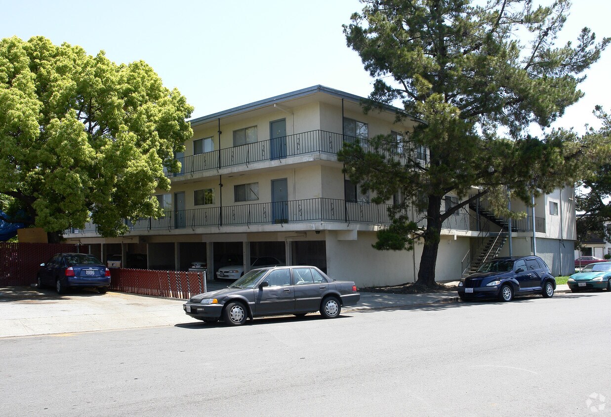 Primary Photo - 201 4th Ave