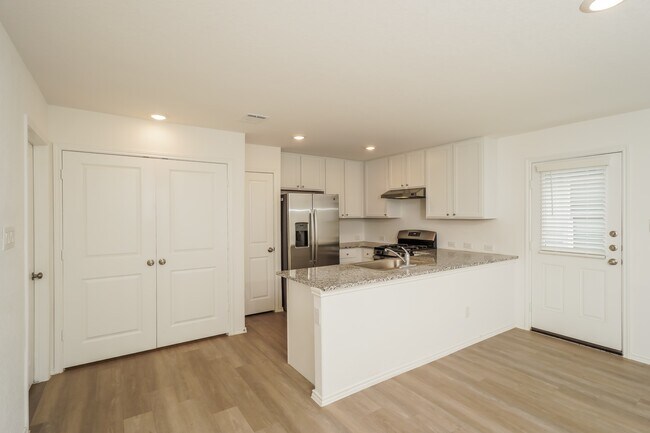 Building Photo - 4243 Southton Mere