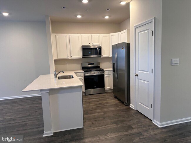 Building Photo - 842 Cotrel Lane