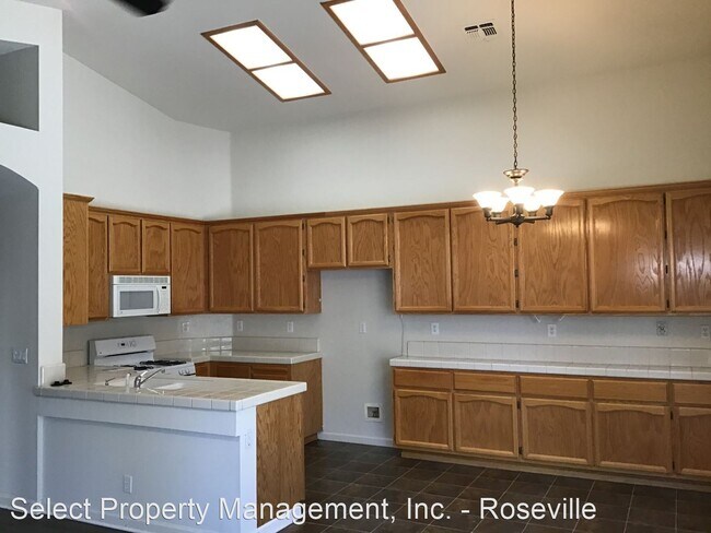 Building Photo - 4 br, 2 bath House - 1765 Atwell Street