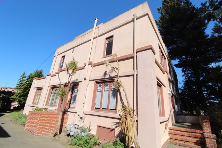 Primary Photo - 732 Central Ave