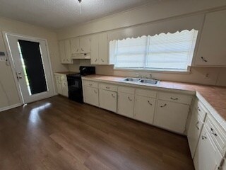Foto del edificio - 42099 Garden Dr