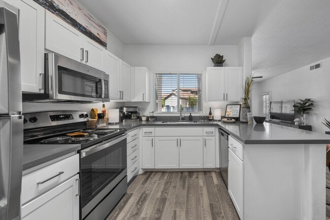 Broadstone Tempe Station apartments — community photo - Broadstone Tempe Station