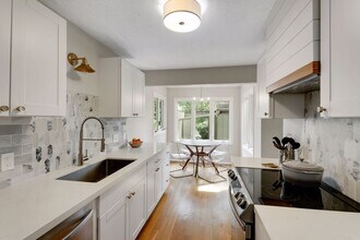 Building Photo - 16300 15th Ave N