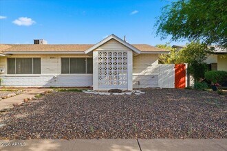 Building Photo - 8444 E Coronado Rd