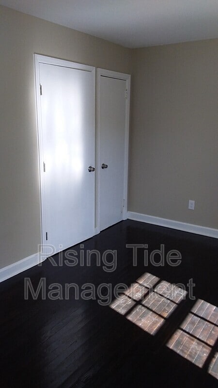 Foto del edificio - 605 Robison Dr