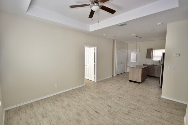 Foto del edificio - 5000 N Hiawatha Dr