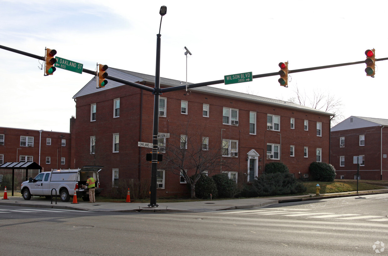 Building Photo - Kenmore Apartments