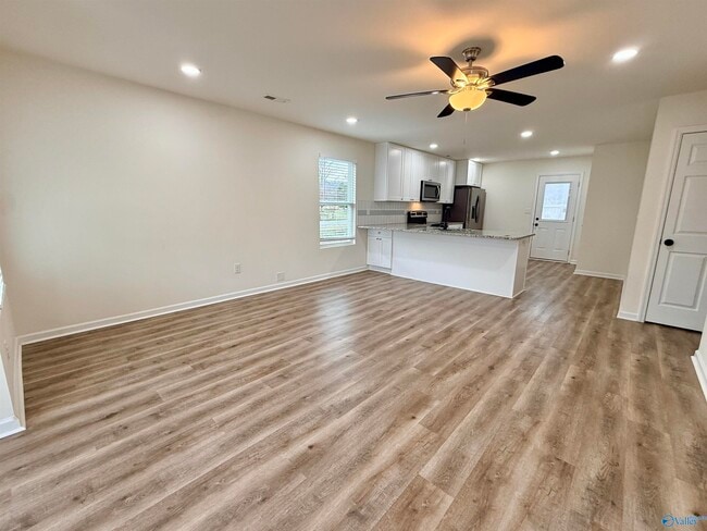 Building Photo - 103 Oakwood Meadows Dr