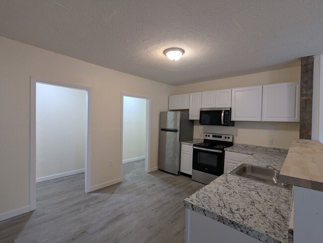 Building Photo - 24 Harvey St