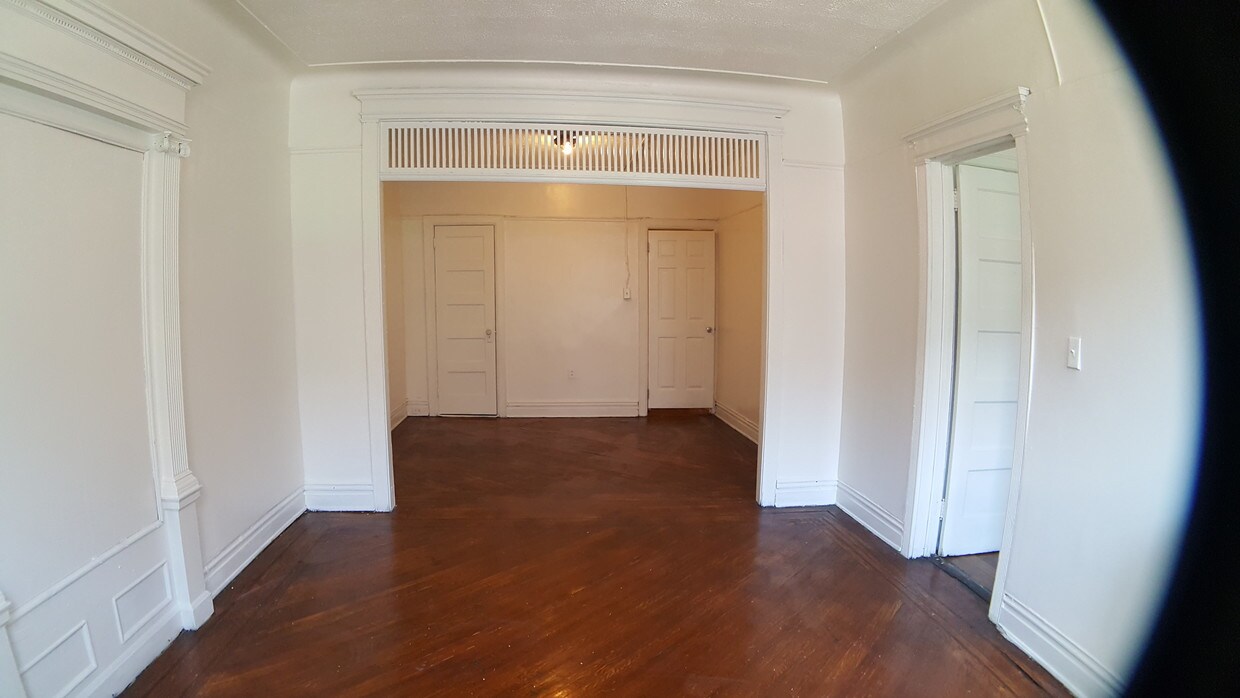 Primary Photo - 596 Nostrand Ave