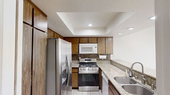 Building Photo - Charming 3 Bed Condo In Redlands
