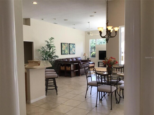 Foto del edificio - 1292 Hillsborough Blvd