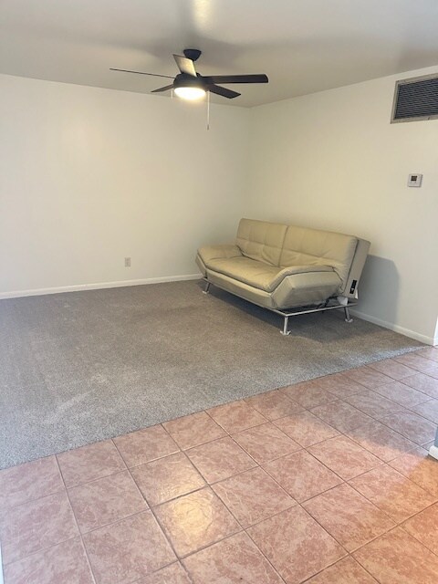 Sala de estar - 940 Avenue F