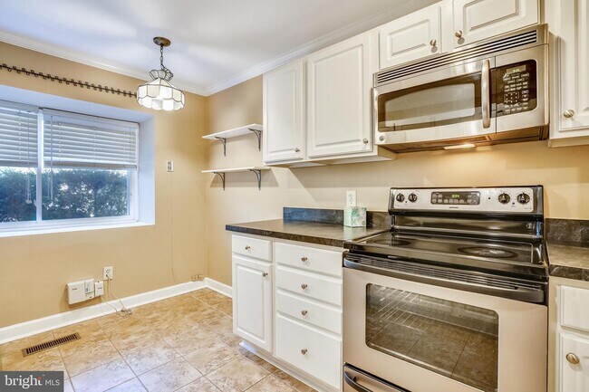 Building Photo - 1220 Gemini Dr
