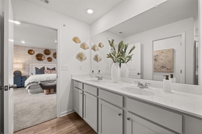 Building Photo - 458 Red Dragon Dr