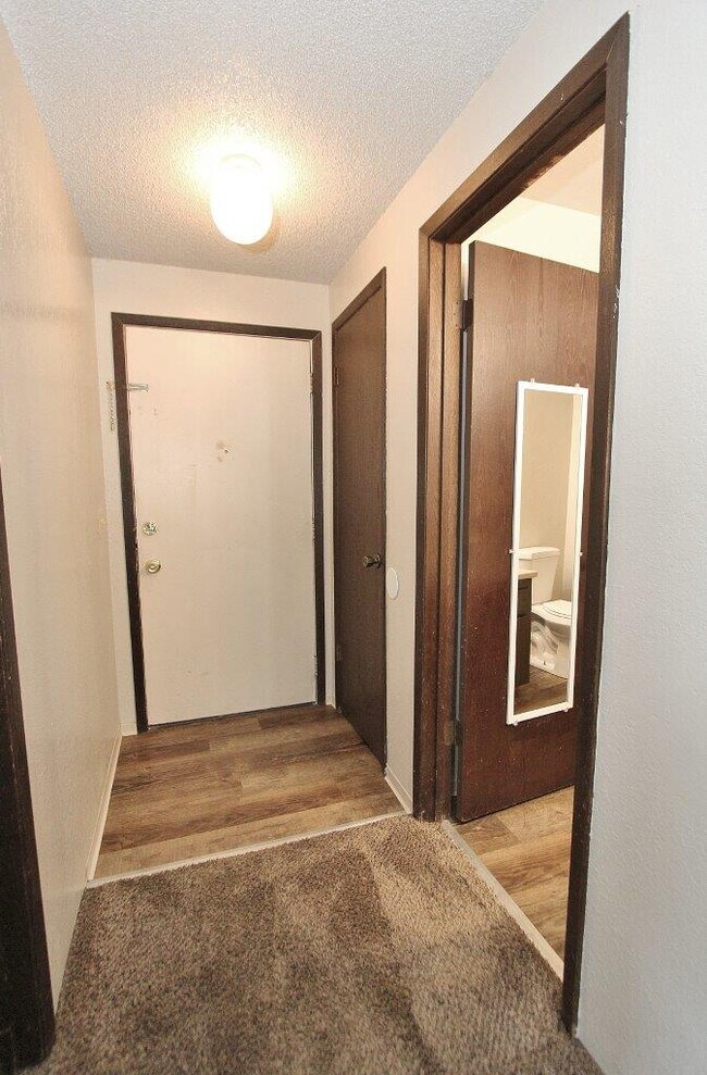 Foto del edificio - 4833 W Targee St