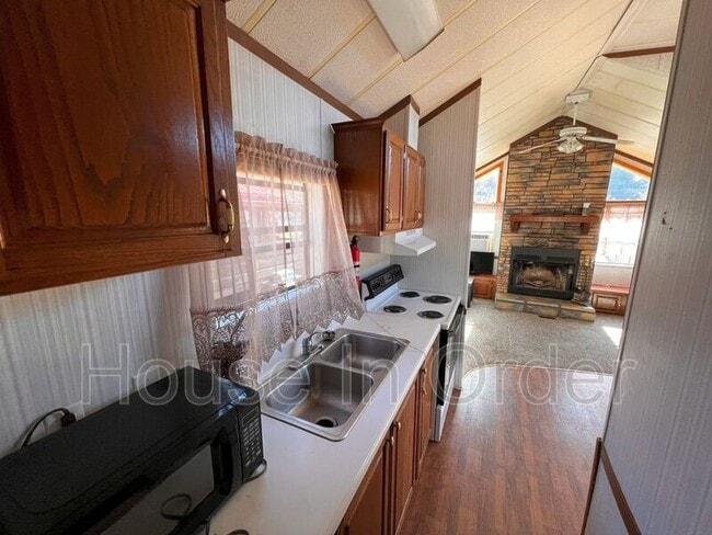 Building Photo - 127 Crider Cir
