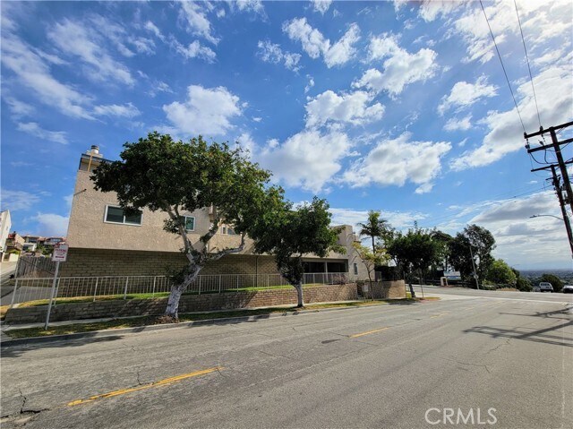 Foto del edificio - 2755 E Hill St