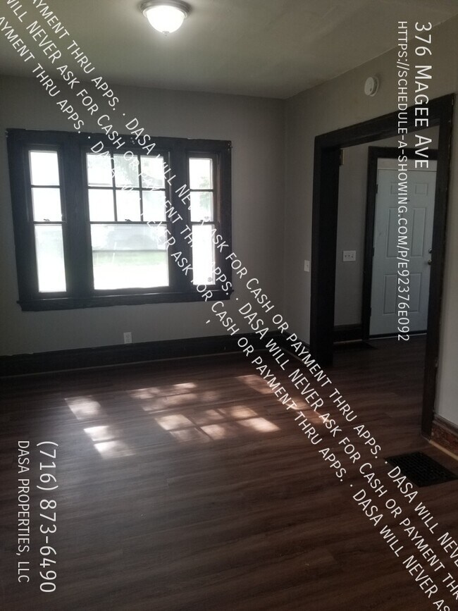 Building Photo - 376 Magee Ave