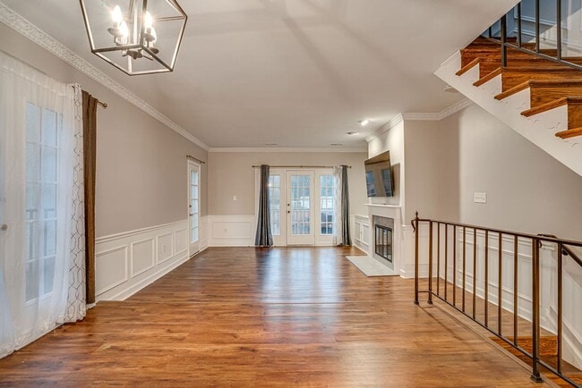 Building Photo - Townhouse Condo in Fox Hall Neighborhood! ...