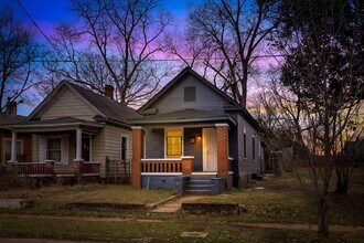 Building Photo - 1514 Ave H